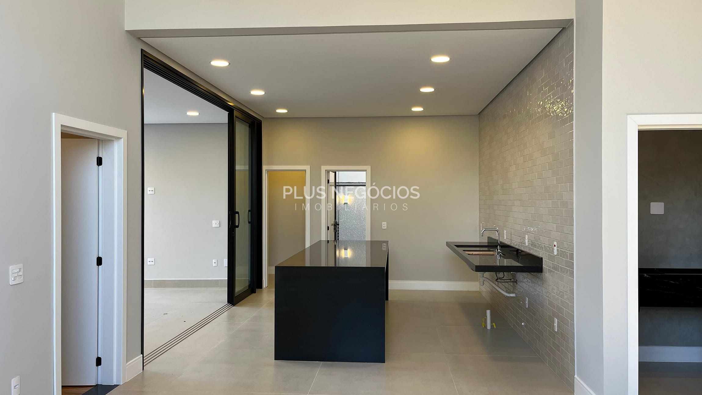 Casa à venda com 3 quartos, 225m² - Foto 11