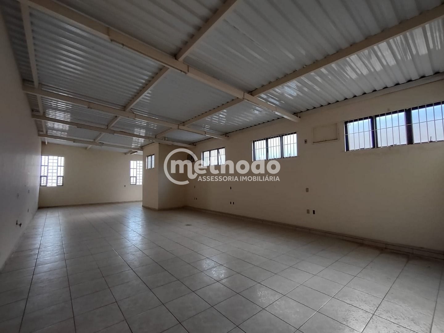 Casa, 1 quarto, 300 m² - Foto 17