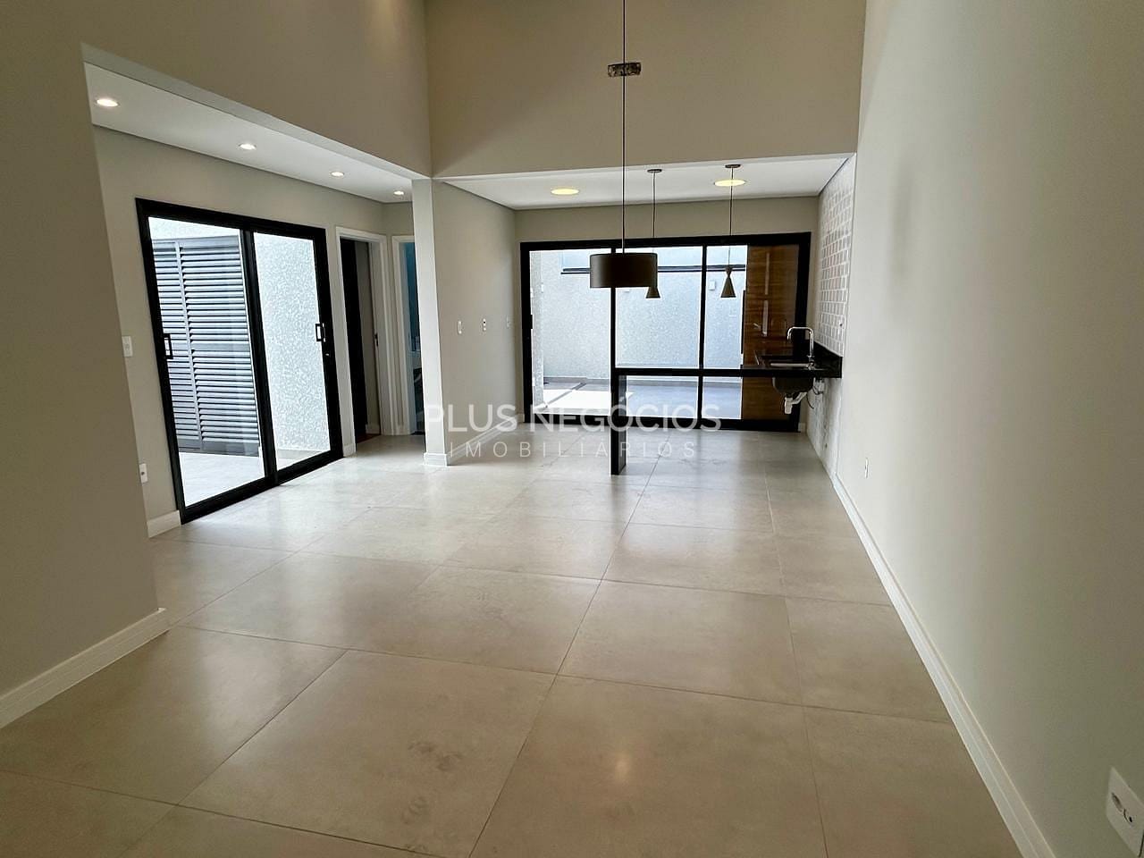 Casa à venda com 3 quartos, 110m² - Foto 3