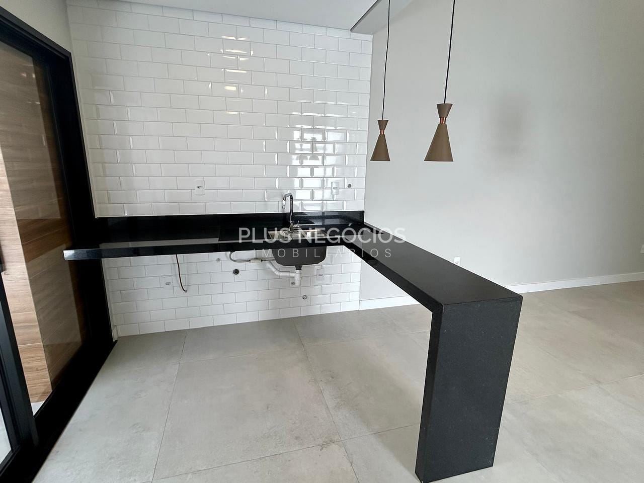 Casa à venda com 3 quartos, 110m² - Foto 4