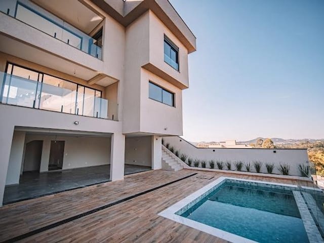Casa com 340m² 3 quartos e 5 banheiros, à venda, no bairro Colinas de Parnaíba I em Santana de Parnaíba