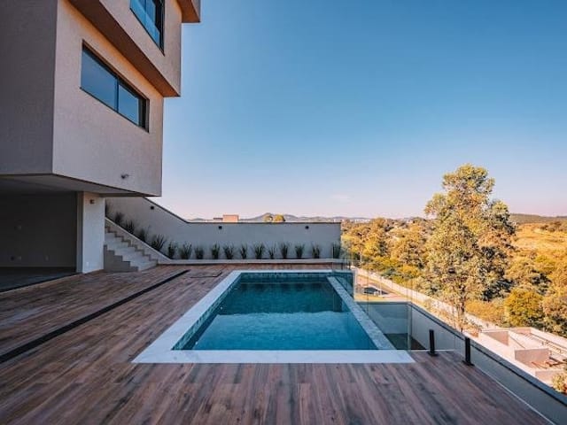 Casa com 340m² 3 quartos e 5 banheiros, à venda, no bairro Colinas de Parnaíba I em Santana de Parnaíba