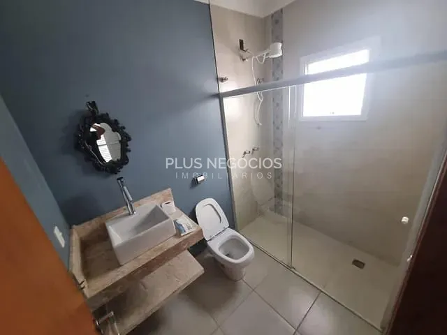 Casa 3 quartos e 5 banheiros, à venda, no bairro Chácaras Reunidas São Jorge em Sorocaba