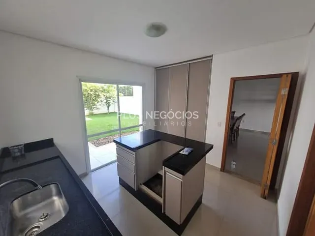 Casa 3 quartos e 5 banheiros, à venda, no bairro Chácaras Reunidas São Jorge em Sorocaba