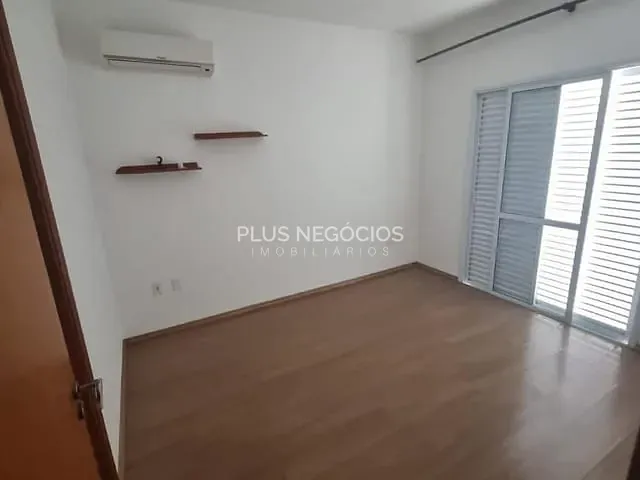 Casa 3 quartos e 5 banheiros, à venda, no bairro Chácaras Reunidas São Jorge em Sorocaba