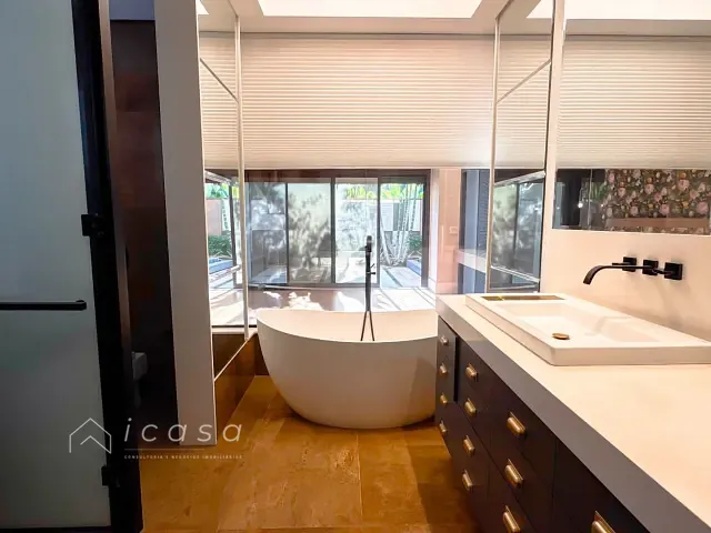 Casa com 510m² 4 quartos e 6 banheiros, à venda, no bairro Jardim do Golfe em São José dos Campos