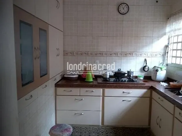 Casa 4 quartos e 5 banheiros, à venda, no bairro Caravelle em Londrina