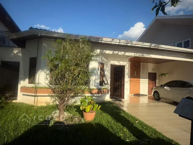 Casa com 360m² 4 quartos e 3 banheiros, à venda, no bairro Jardim das Colinas em São José dos Campos