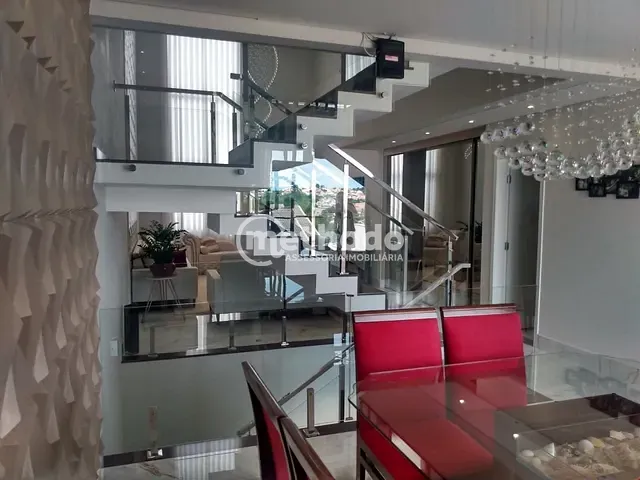 Casa com 300m² 3 quartos e 4 banheiros, à venda, no bairro Santa Cruz em Valinhos