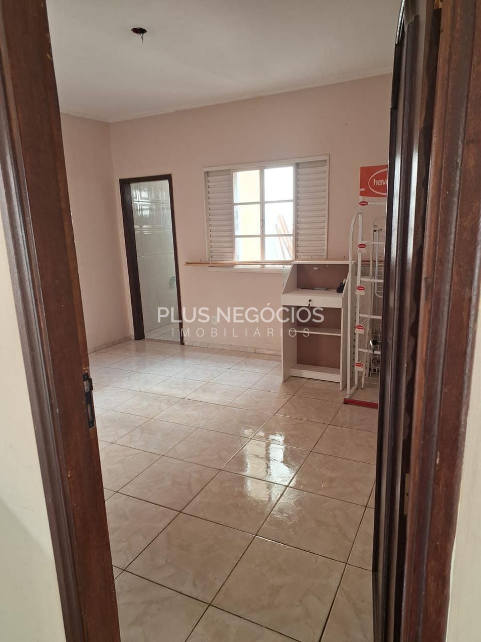 Casa à venda com 2 quartos, 80m² - Foto 1