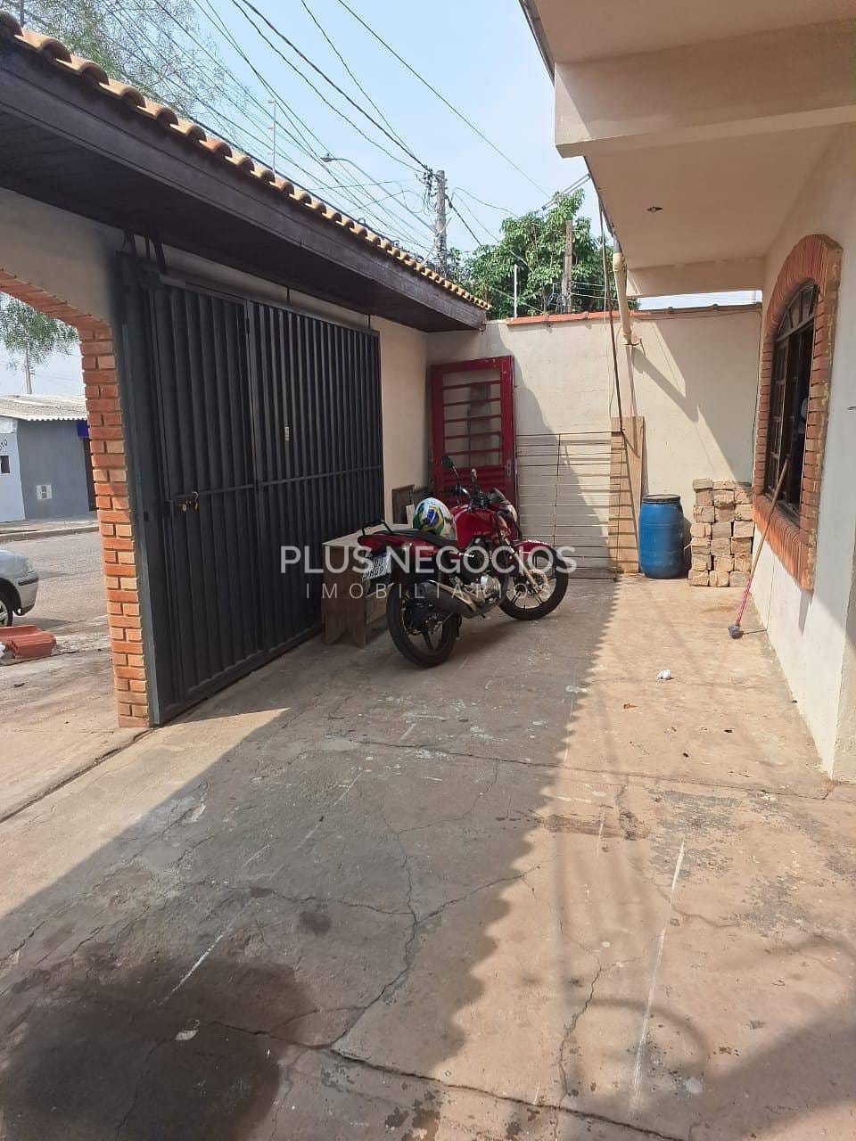 Casa à venda com 2 quartos, 80m² - Foto 2