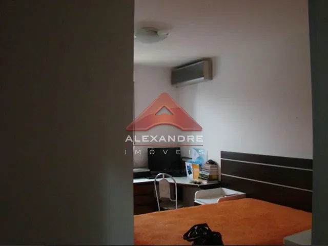 Casa com 300m² 3 quartos e 3 banheiros, à venda, no bairro Cidade Vista Verde em São José dos Campos