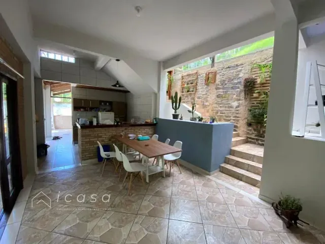 Casa com 1100m² 3 quartos e 2 banheiros, para alugar, no bairro Horto Florestal em Ubatuba