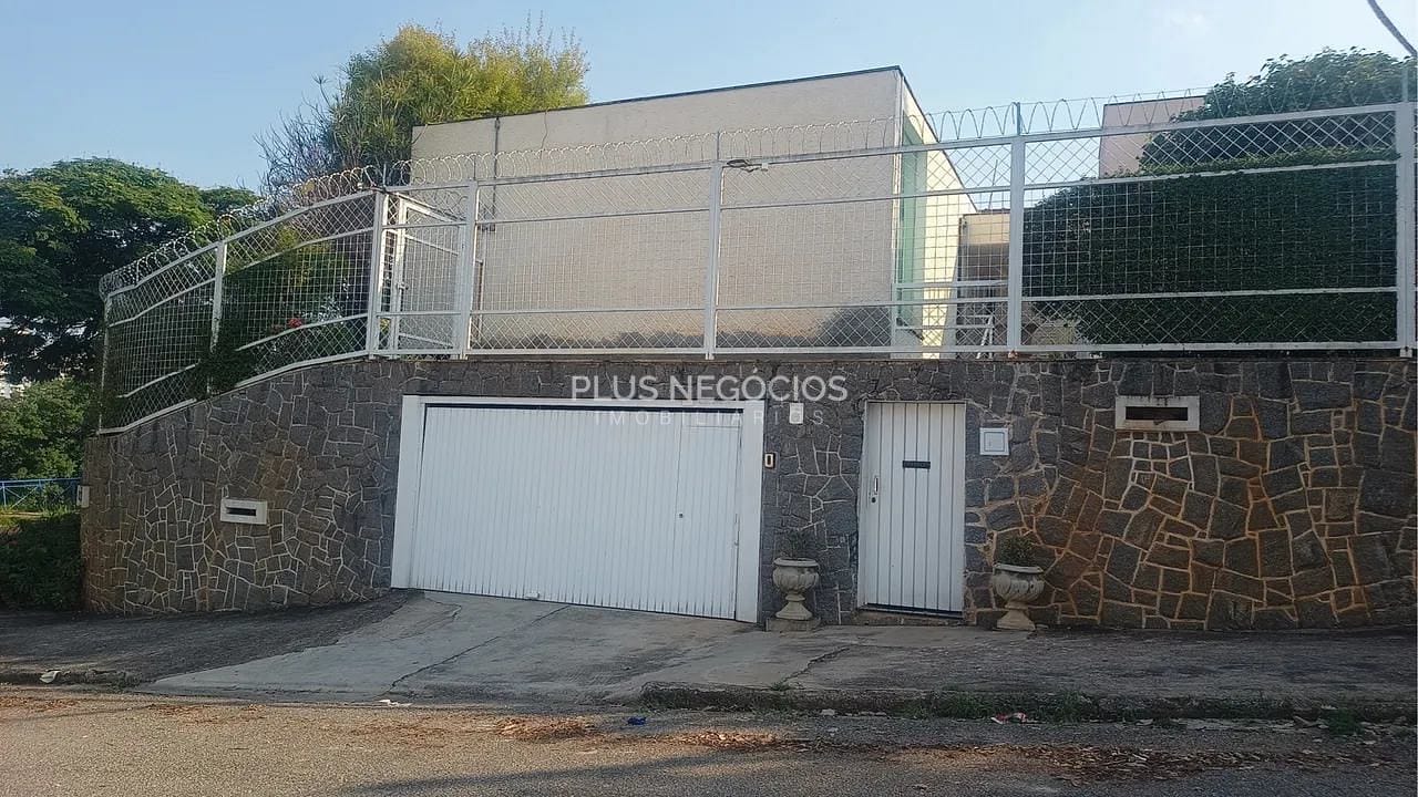 Casa à venda e aluguel com 1 quarto, 559m² - Foto 1