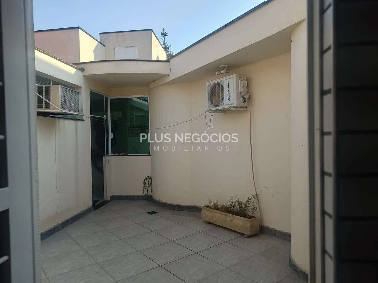 Casa à venda e aluguel com 1 quarto, 559m² - Foto 7