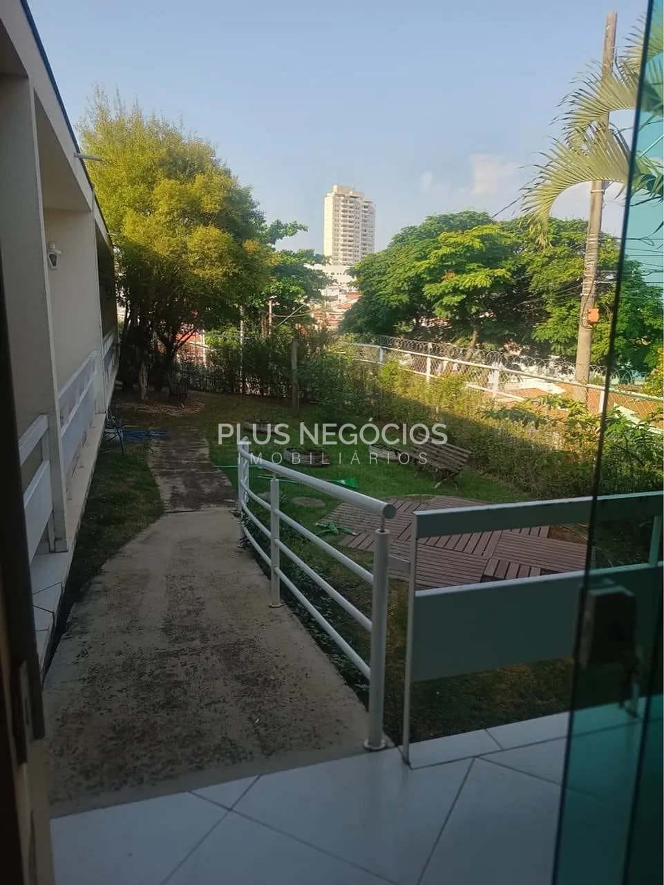Casa à venda e aluguel com 1 quarto, 559m² - Foto 2