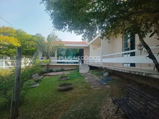 Casa com 750m², à venda ou para alugar, no bairro Vila Trujillo em Sorocaba