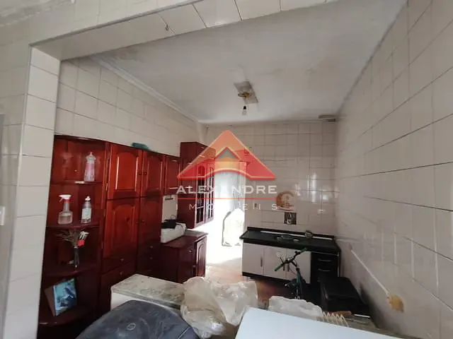 Casa com 250m² 5 quartos e 3 banheiros, à venda, no bairro Vila Ester em São José dos Campos