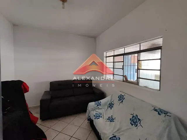 Casa com 250m² 5 quartos e 3 banheiros, à venda, no bairro Vila Ester em São José dos Campos
