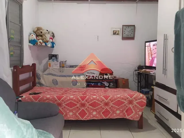 Casa com 250m² 5 quartos e 3 banheiros, à venda, no bairro Vila Ester em São José dos Campos