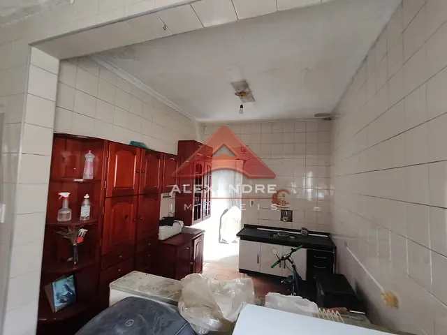 Casa com 250m² 5 quartos e 3 banheiros, à venda, no bairro Vila Ester em São José dos Campos