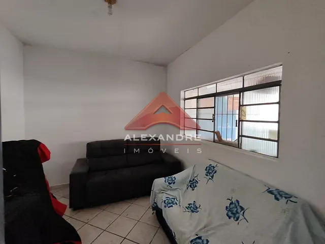 Casa com 250m² 5 quartos e 3 banheiros, à venda, no bairro Vila Ester em São José dos Campos