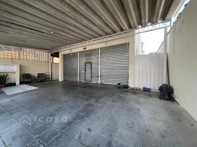 Casa com 300m² 3 quartos e 2 banheiros, à venda, no bairro Parque Industrial em São José dos Campos