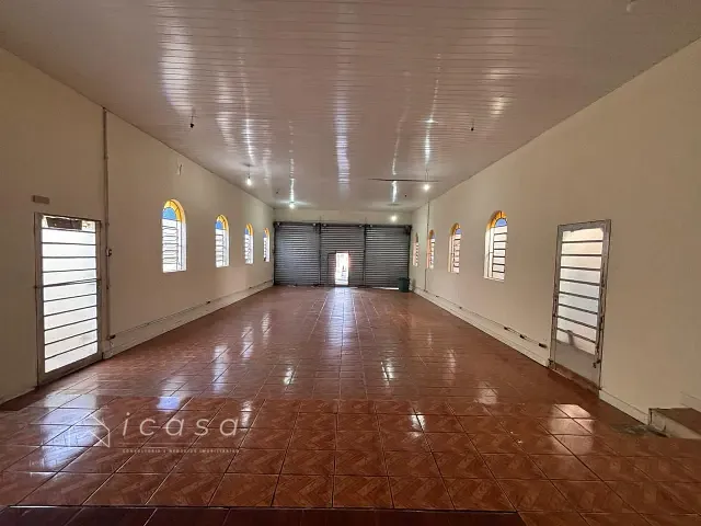 Casa com 300m² 3 quartos e 2 banheiros, à venda, no bairro Parque Industrial em São José dos Campos