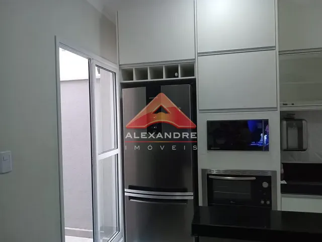 Casa 3 quartos e 2 banheiros, à venda, no bairro Loteamento Residencial Vista Linda em São José dos Campos