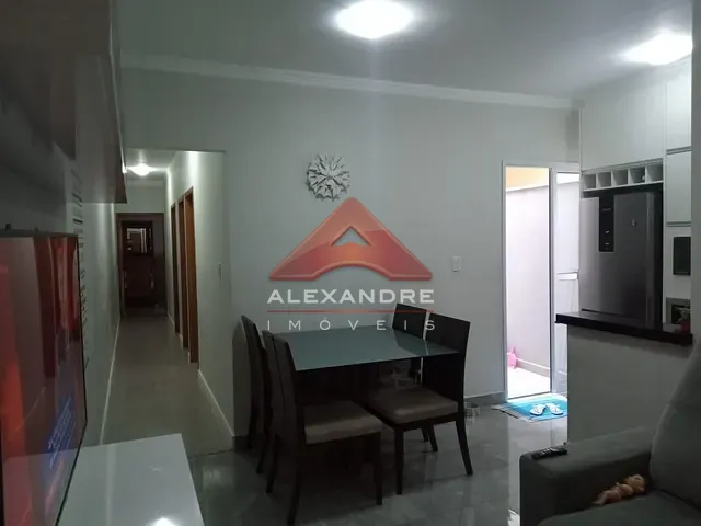 Casa 3 quartos e 2 banheiros, à venda, no bairro Loteamento Residencial Vista Linda em São José dos Campos