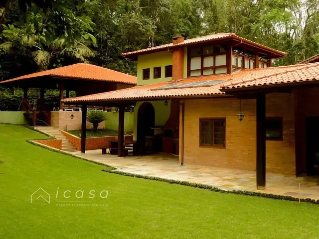 Casa com 600m² 4 quartos e 2 banheiros, à venda, no bairro Lagoinha em Ubatuba