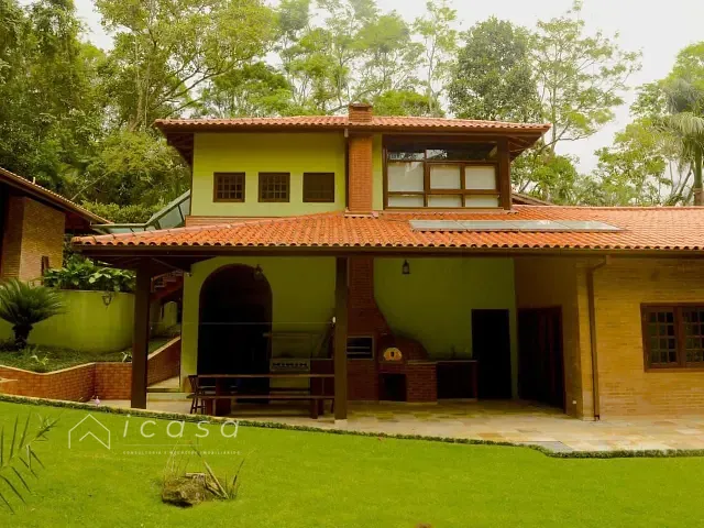 Casa com 600m² 4 quartos e 2 banheiros, à venda, no bairro Lagoinha em Ubatuba