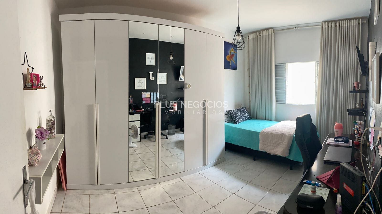 Casa à venda com 3 quartos, 217m² - Foto 9
