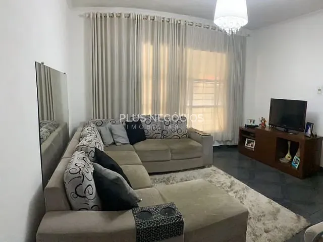 Casa com 255m² 3 quartos e 2 banheiros, à venda, no bairro Vila Jardini em Sorocaba