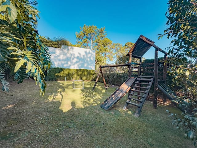 Casa com 670m² 4 quartos e 6 banheiros, à venda, no bairro Alphaville em Santana de Parnaíba