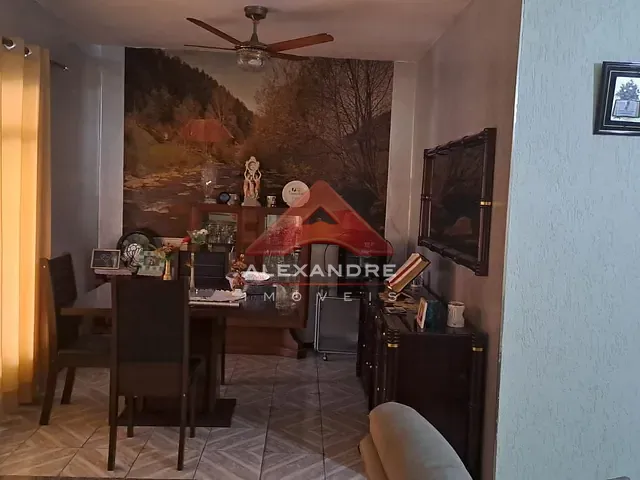 Casa com 300m² 3 quartos e 2 banheiros, à venda, no bairro Vila Tatetuba em São José dos Campos