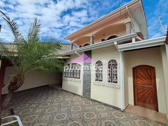 Casa com 213m² 5 quartos e 5 banheiros, à venda, no bairro Jardim Ismênia em São José dos Campos