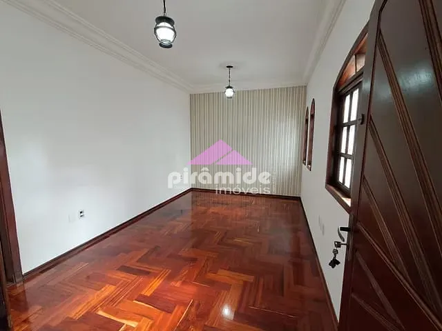 Casa com 213m² 5 quartos e 5 banheiros, à venda, no bairro Jardim Ismênia em São José dos Campos