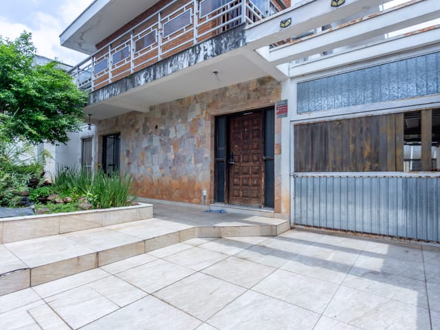 Foto do Casa - Casa para venda em Vila Marari com 3 quartos, sendo 1 suíte , 260m² | Lares e Andares Imóveis