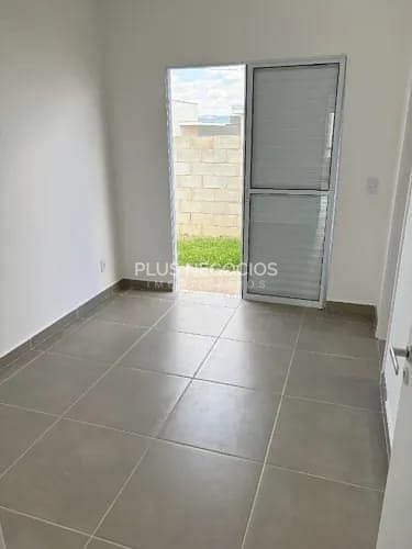 Casa à venda com 2 quartos, 55m² - Foto 3