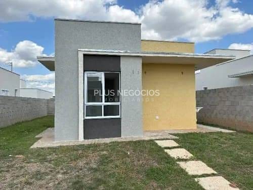 Casa à venda com 2 quartos, 55m² - Foto 1