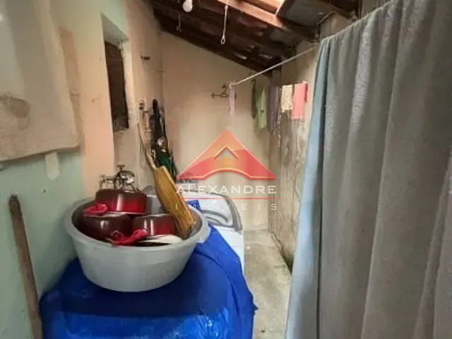 Casa 3 quartos e 2 banheiros, à venda, no bairro Vila Tatetuba em São José dos Campos