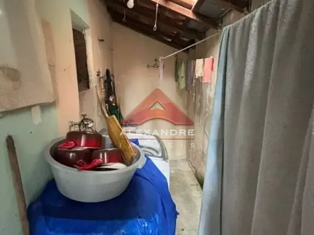 Casa 3 quartos e 2 banheiros, à venda, no bairro Vila Tatetuba em São José dos Campos