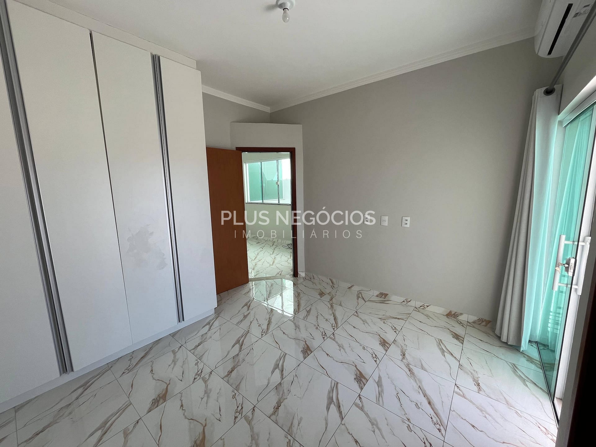 Casa à venda e aluguel com 3 quartos, 211m² - Foto 32