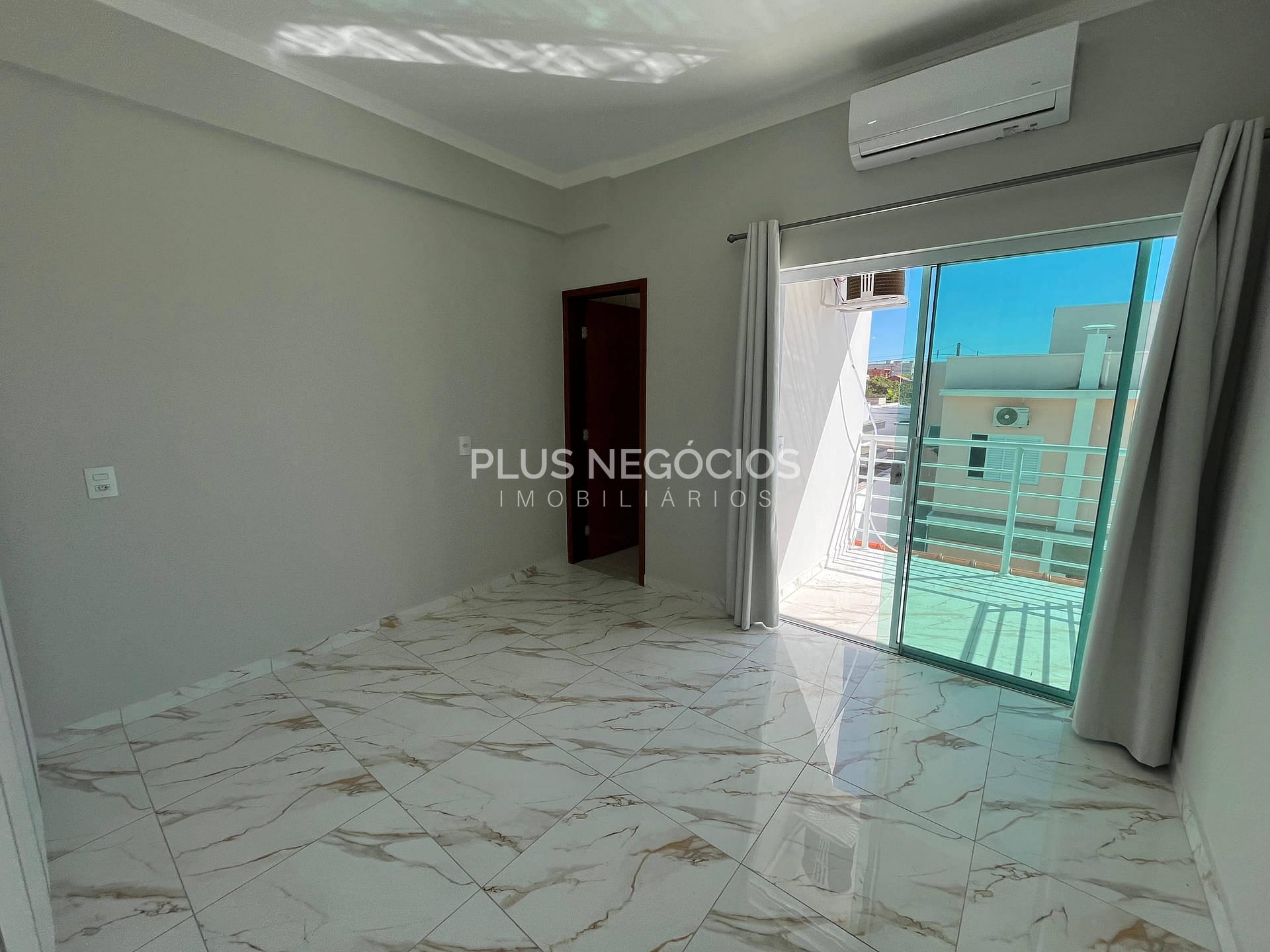 Casa à venda e aluguel com 3 quartos, 211m² - Foto 27