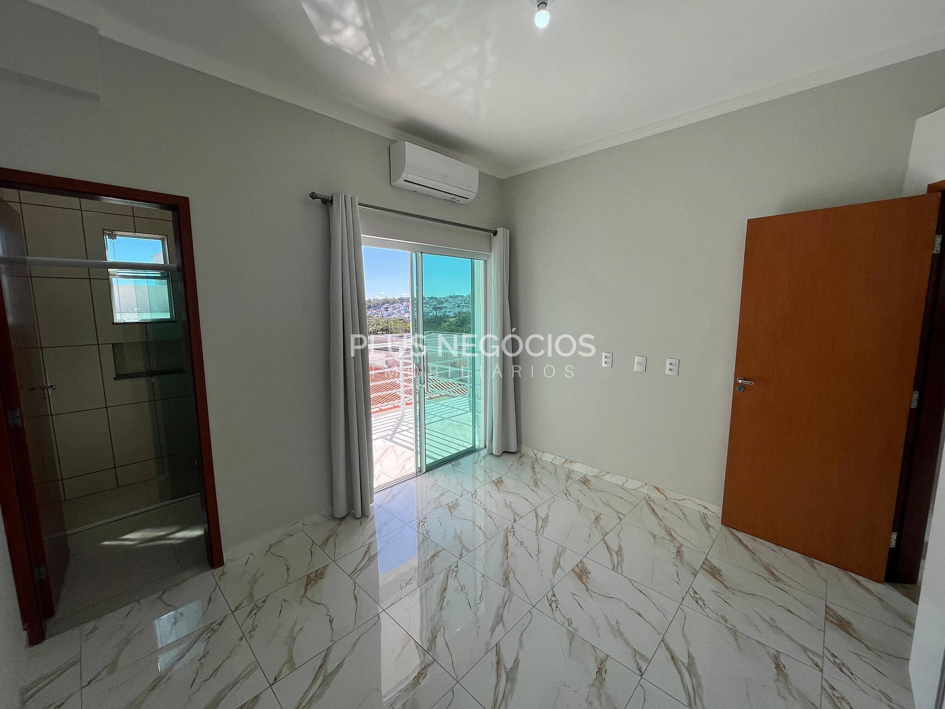 Casa à venda e aluguel com 3 quartos, 211m² - Foto 28