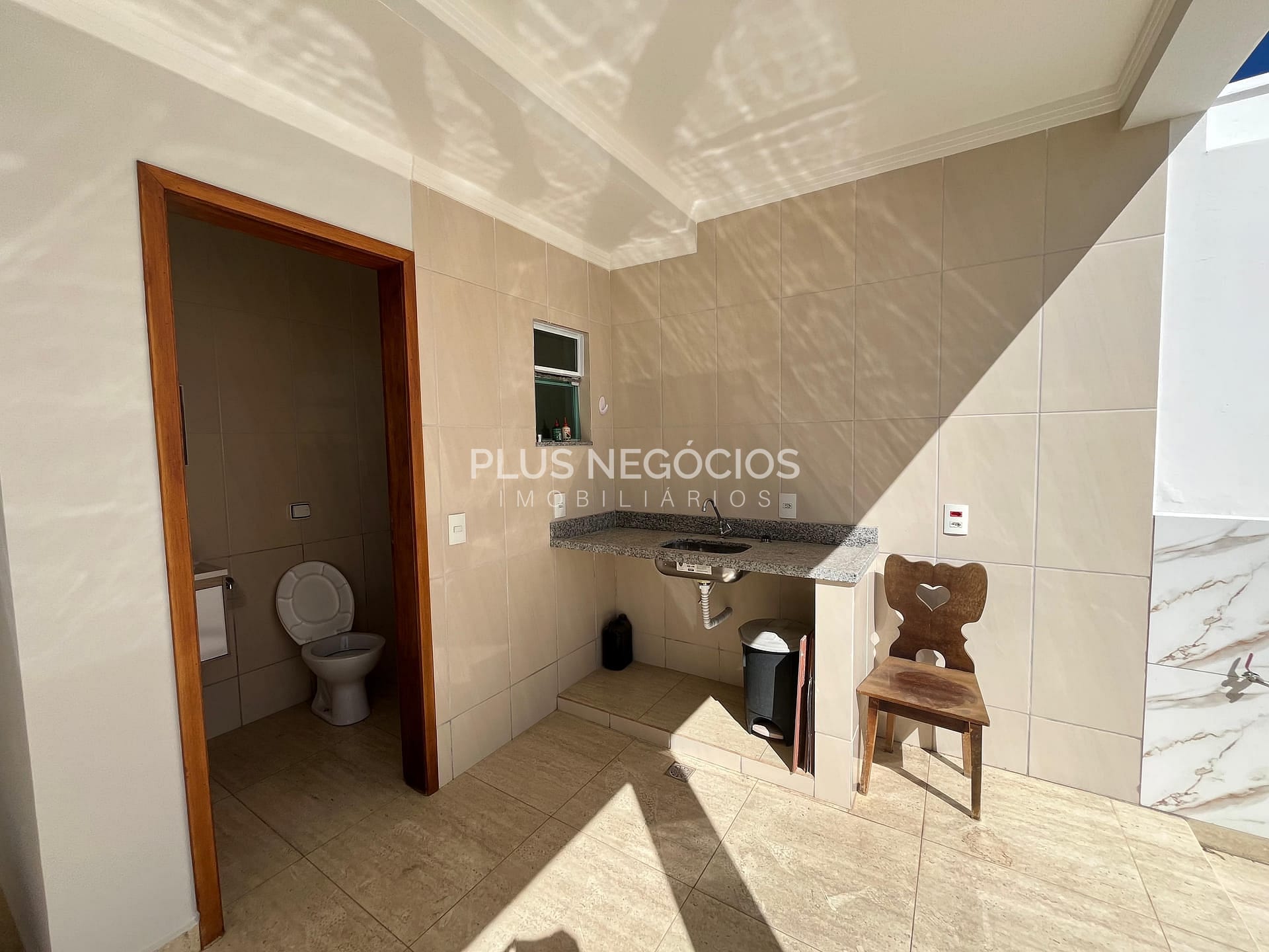 Casa à venda e aluguel com 3 quartos, 211m² - Foto 11