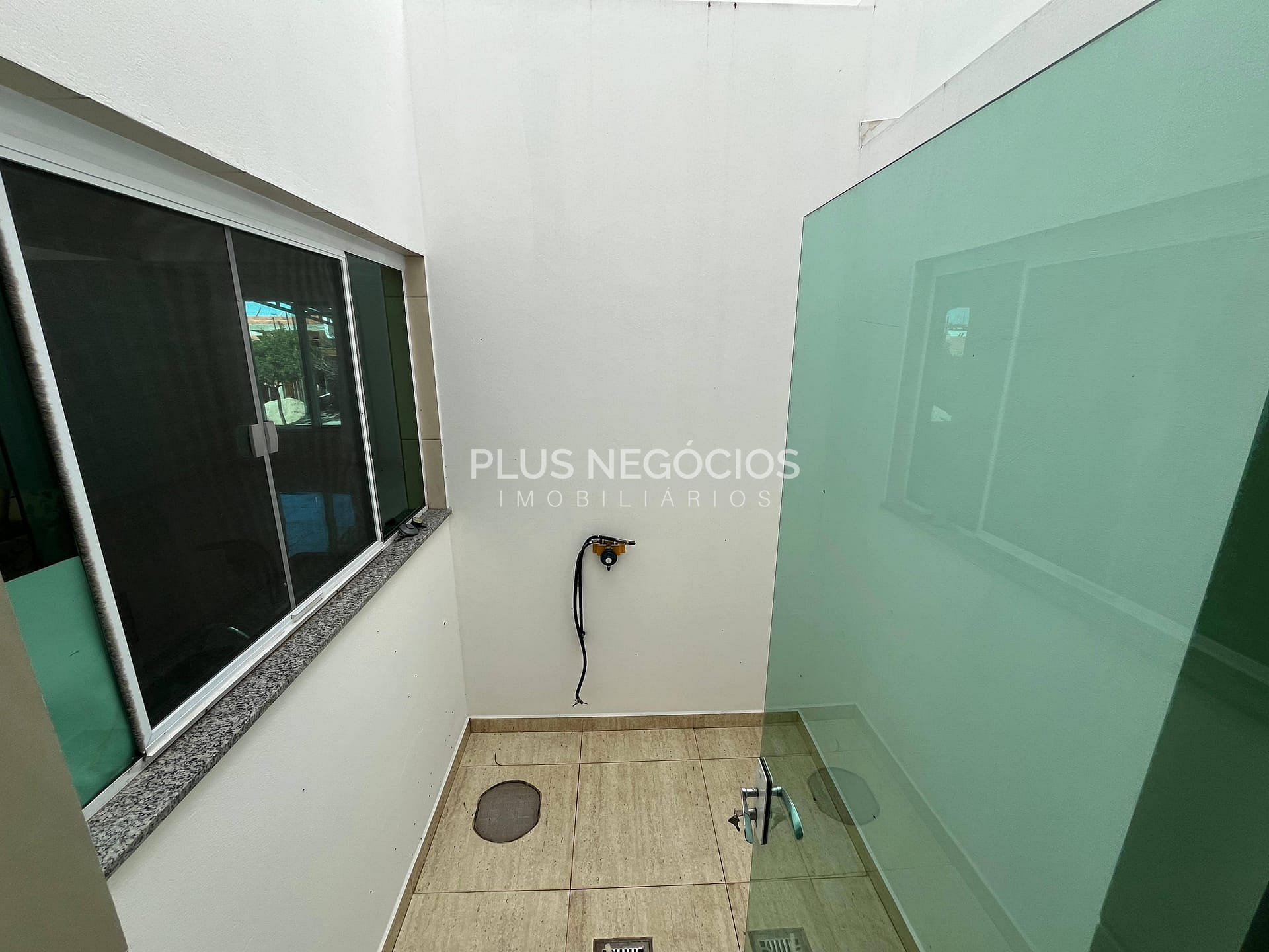 Casa à venda e aluguel com 3 quartos, 211m² - Foto 15