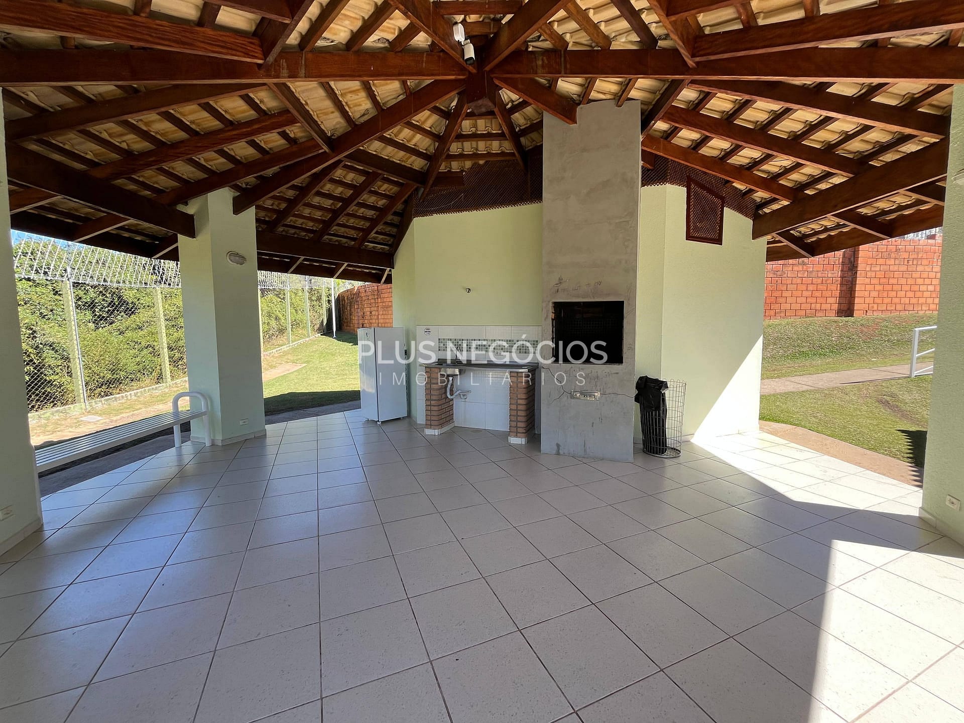 Casa à venda e aluguel com 3 quartos, 211m² - Foto 46