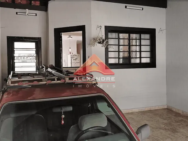 Casa 2 quartos e 1 banheiro, à venda, no bairro Parque Novo Horizonte em São José dos Campos